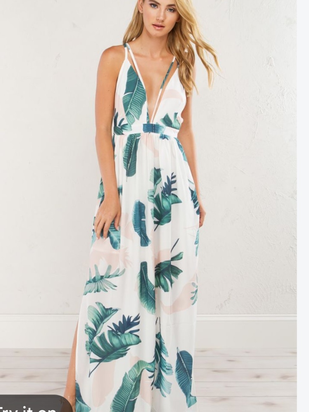 👗Banjul White Maxi Dress with Green Tropical Leaf Print